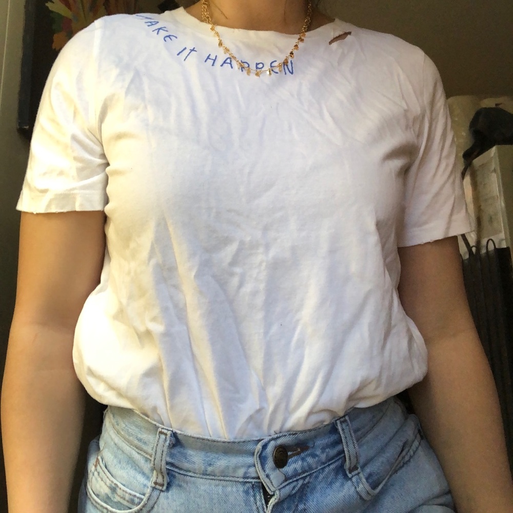 White T-shirt with embroidery